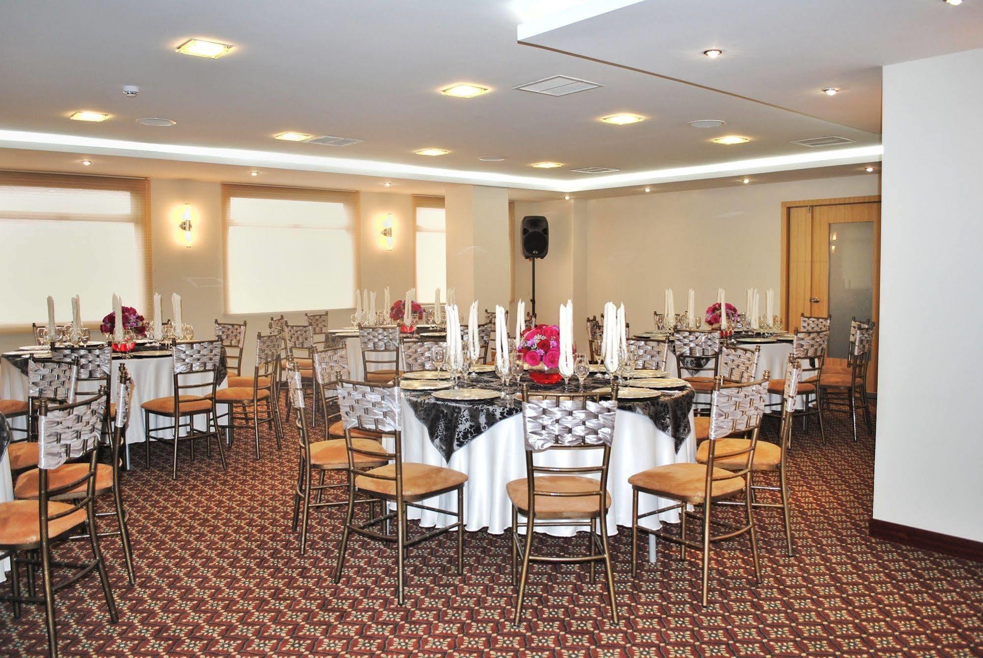 Casben Hotel Loja Ngoại thất bức ảnh